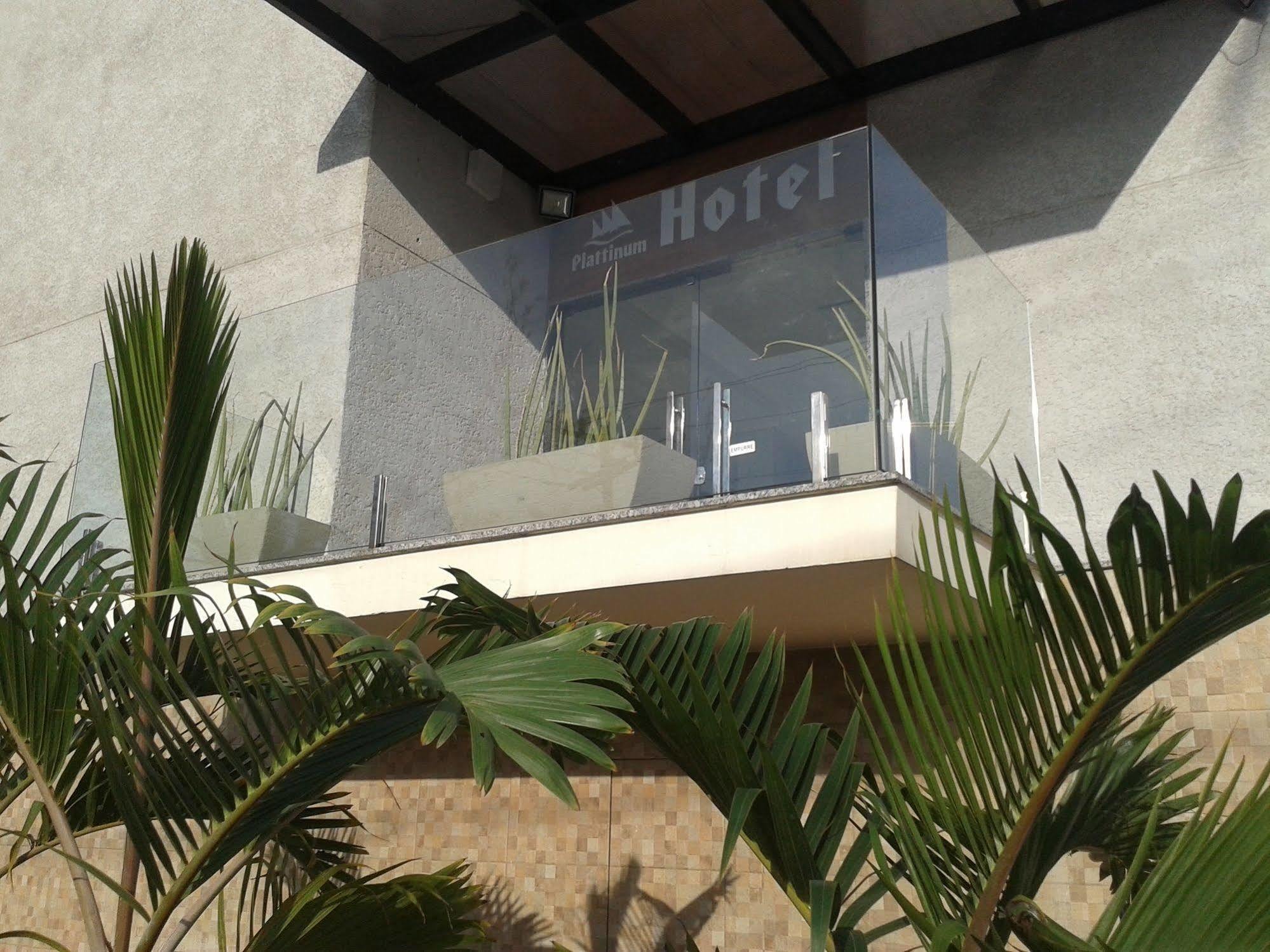 לאורו דה פרייטס Plattinum Hotel מראה חיצוני תמונה
