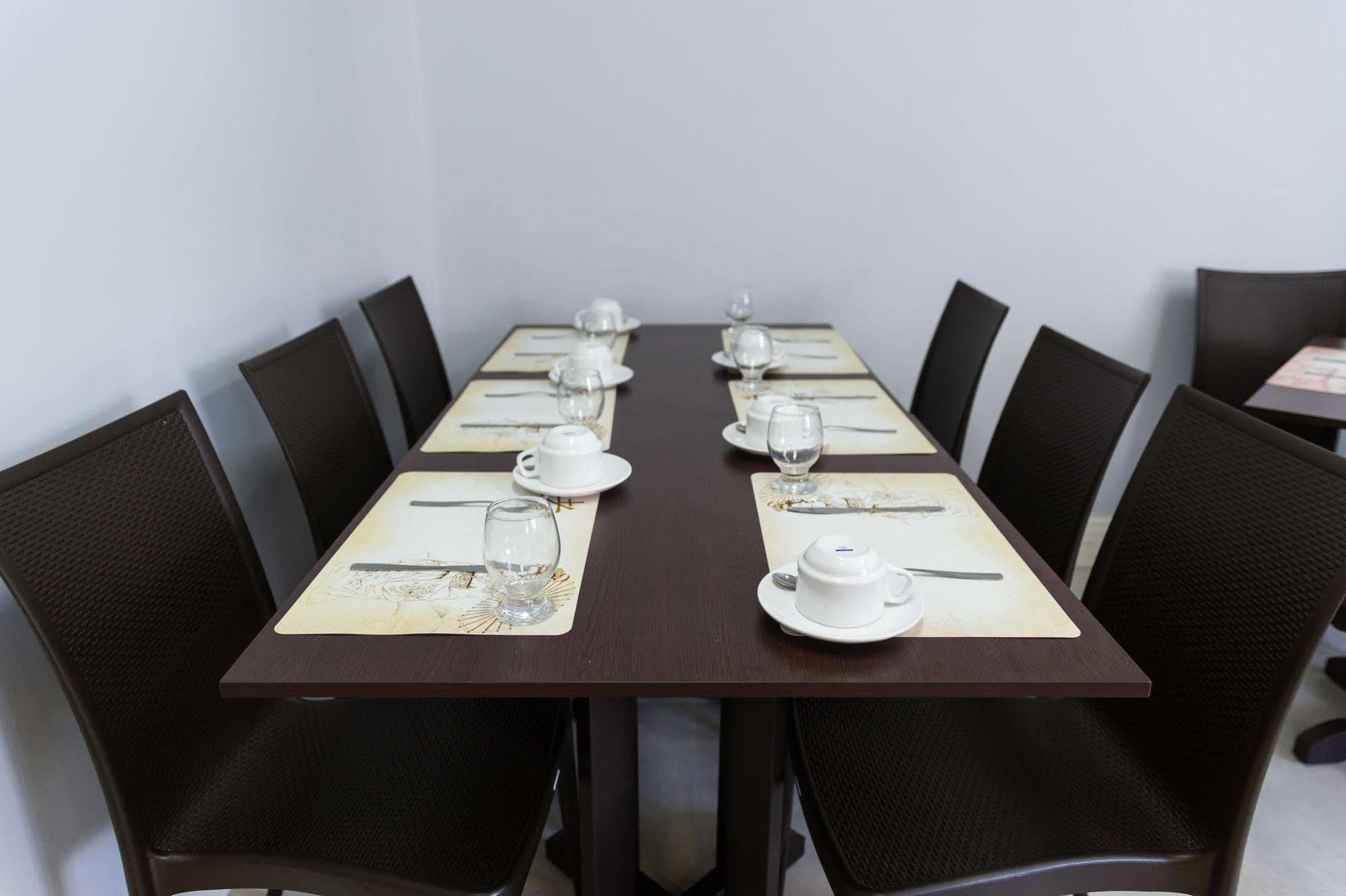לאורו דה פרייטס Plattinum Hotel מראה חיצוני תמונה